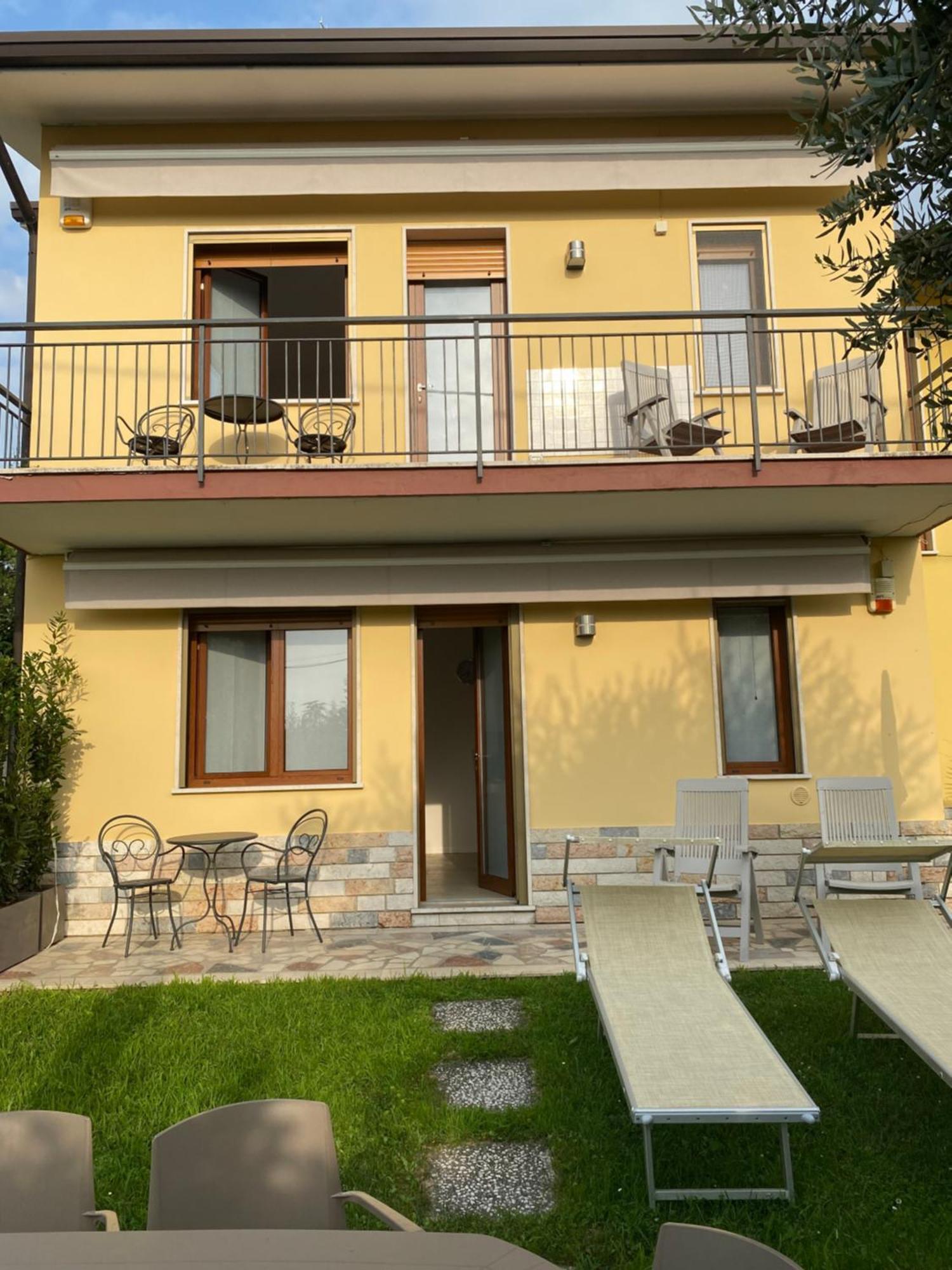 Appartamenti Hera Lazise Bagian luar foto