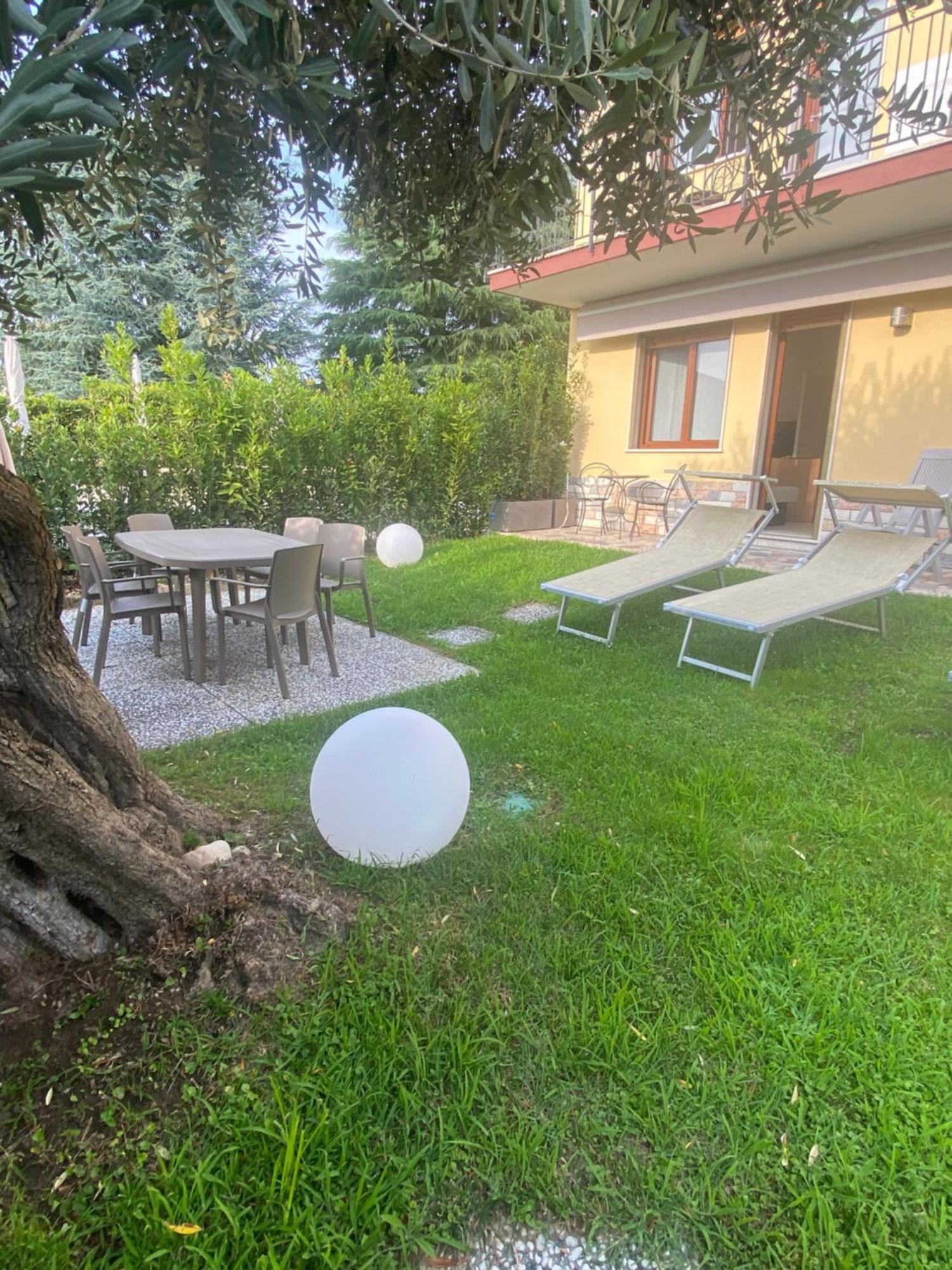 Appartamenti Hera Lazise Bagian luar foto