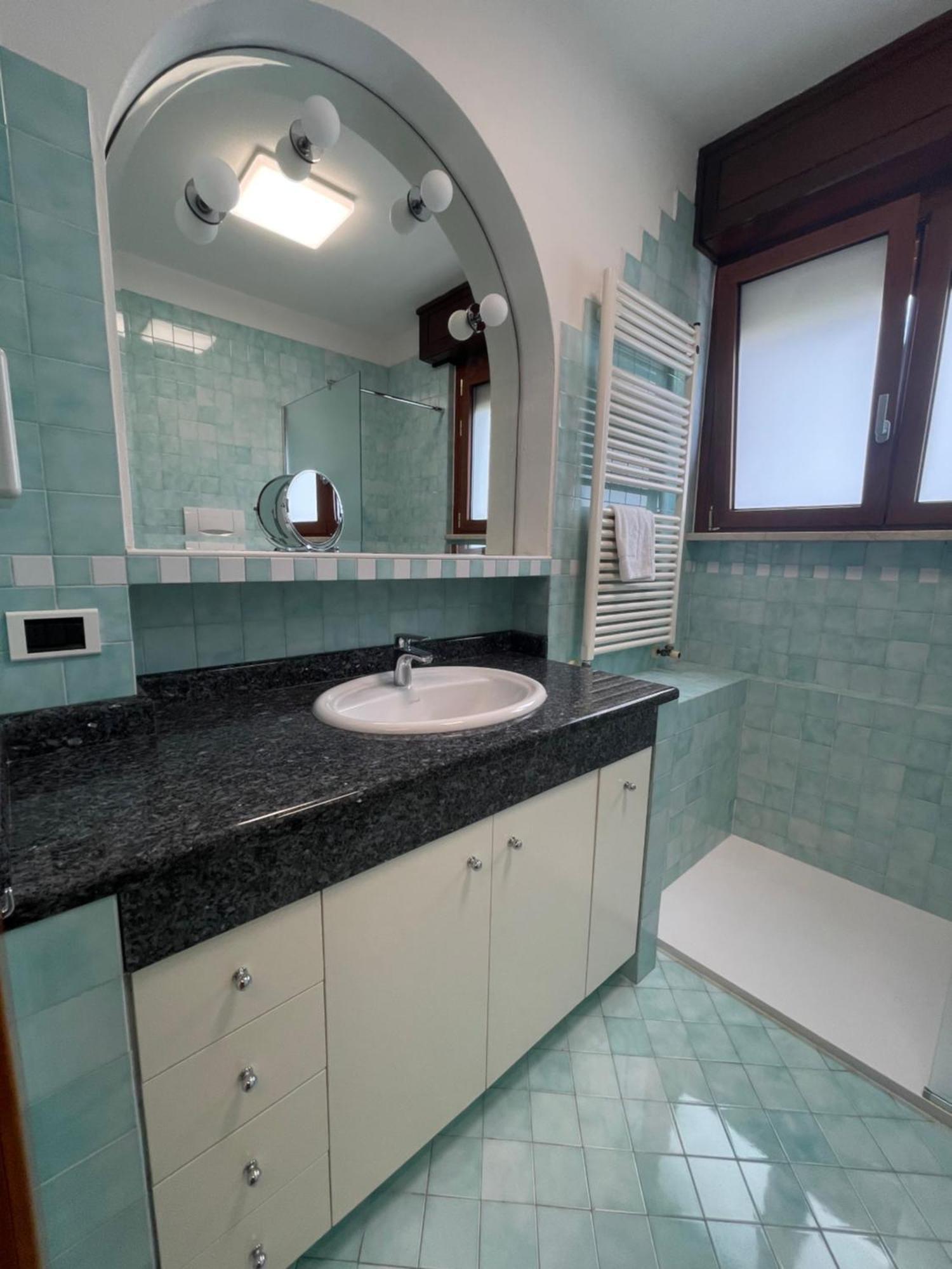 Appartamenti Hera Lazise Bagian luar foto